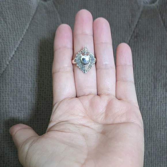 Sterling Silver🤍 El Sagrado Corazon (The Sacred Heart) Ring💍 - NWT - Picture 7 of 16